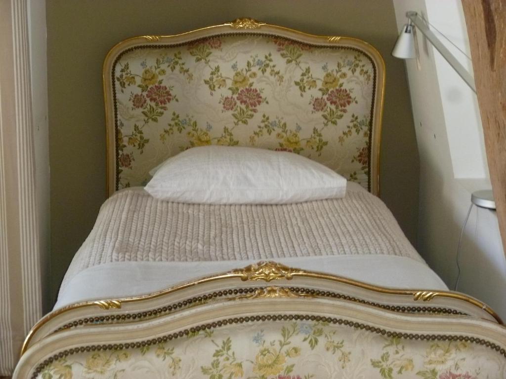 Manoir De Boisairault Bed & Breakfast Le Coudray-Macouard Room photo